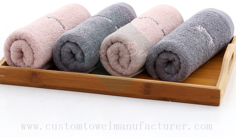 China Custom hotel quality towels Manufacturer